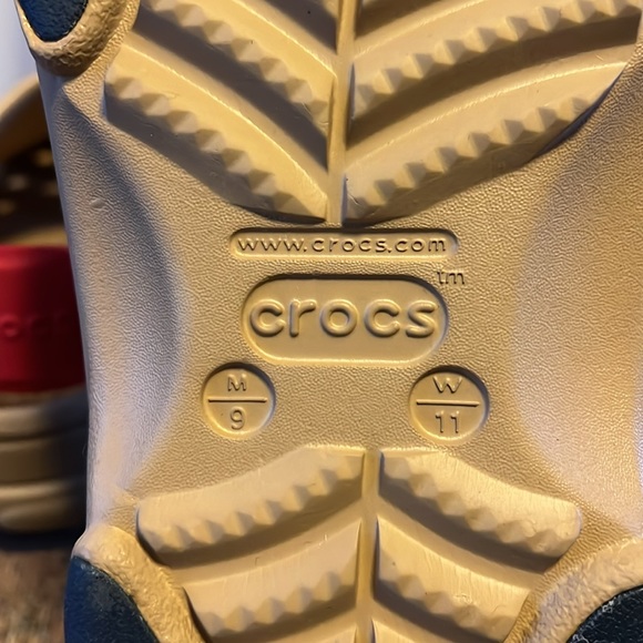 Rare, discontinued color Crocs Classic All-Terrain Clog 'Tan' 206340-2UG -Size 9 - Picture 7 of 7